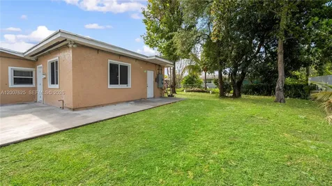 1124 NW 100th Terrace Miami FL 33150