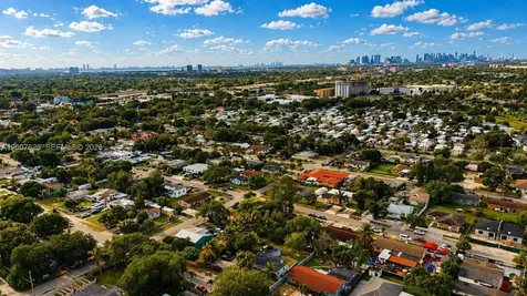 1124 NW 100th Terrace Miami FL 33150