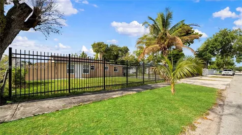 1124 NW 100th Terrace Miami FL 33150
