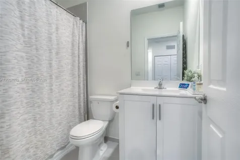 11017 W 33rd Way Hialeah FL 33018
