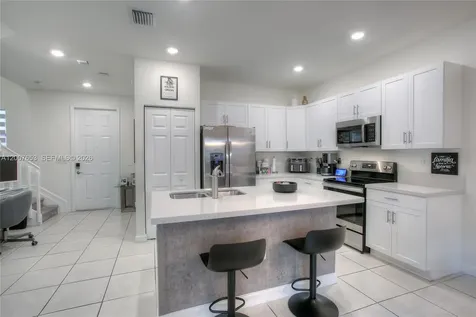 11017 W 33rd Way Hialeah FL 33018