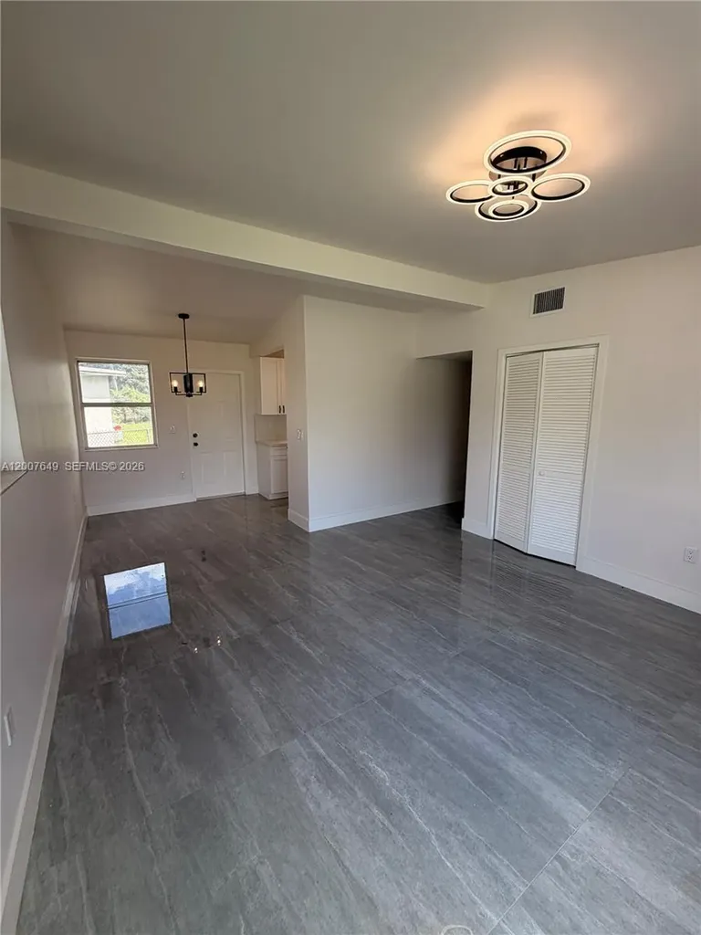 318 NW 30th Terrace Fort Lauderdale FL 33311