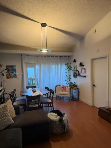 Pembroke Pines FL 33025