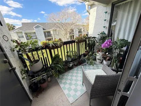 Pembroke Pines FL 33025