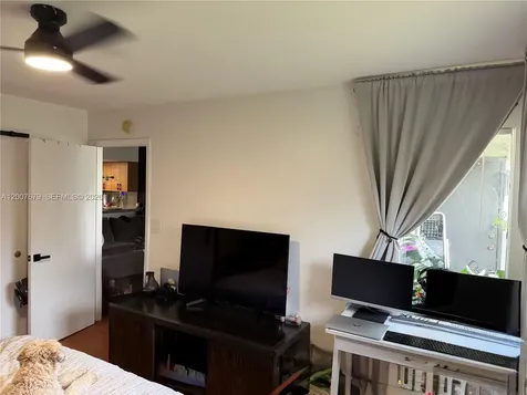Pembroke Pines FL 33025