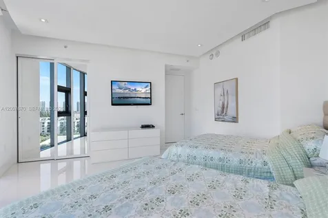 17475 Collins Avenue Sunny Isles Beach FL 33160