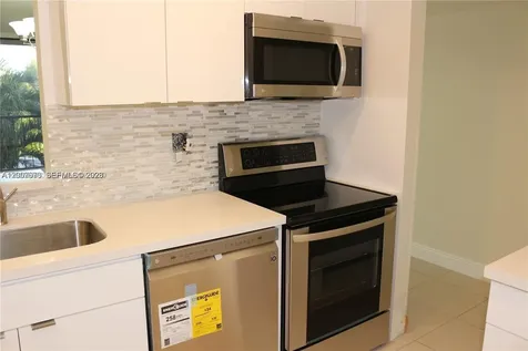 8005 SW 107th Avenue Miami FL 33173