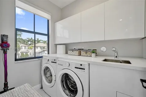 2740 NW 83rd Terrace Cooper City FL 33024