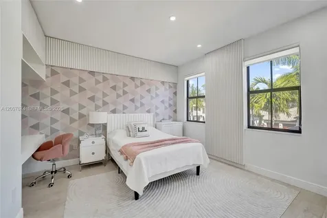 2740 NW 83rd Terrace Cooper City FL 33024