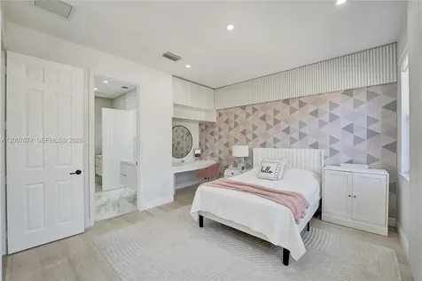 2740 NW 83rd Terrace Cooper City FL 33024