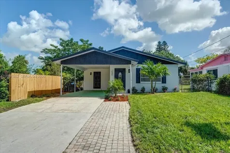 1480 W 36th Street Riviera Beach FL 33404