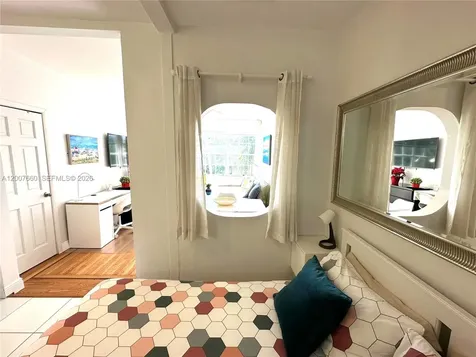 1007 Meridian Avenue Miami Beach FL 33139
