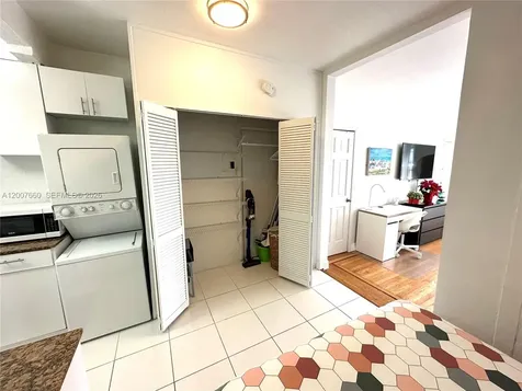 1007 Meridian Avenue Miami Beach FL 33139