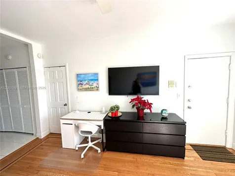 1007 Meridian Avenue Miami Beach FL 33139