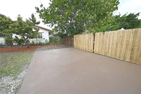 6615 SW 4th Street Miami FL 33144