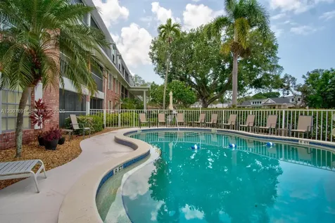 1900 Alamanda Naples FL 34102