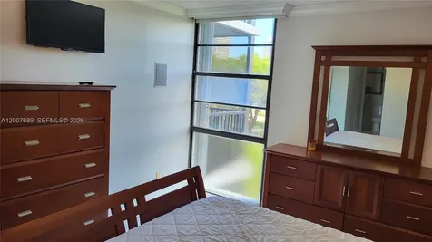 3475 N Country Club Drive Aventura FL 33180