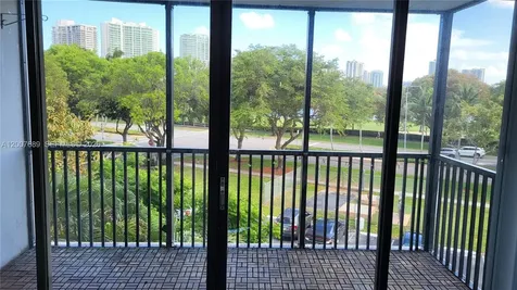 3475 N Country Club Drive Aventura FL 33180