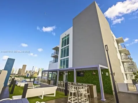 729 NW 2nd Street Miami FL 33128