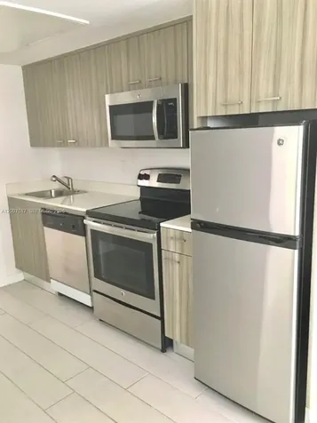 740 Meridian Avenue Miami Beach FL 33139
