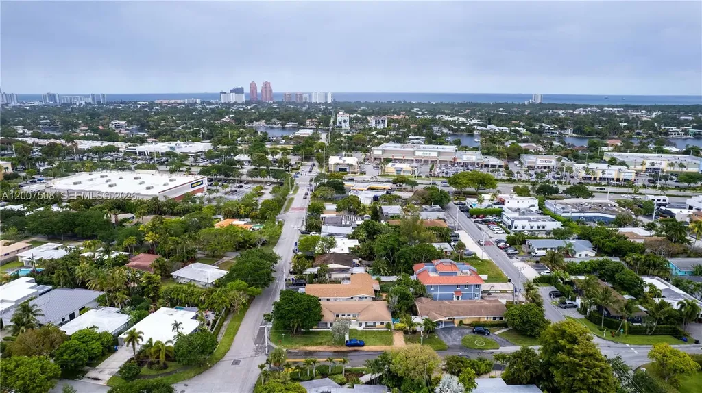 1812 NE 20th Avenue Fort Lauderdale FL 33305