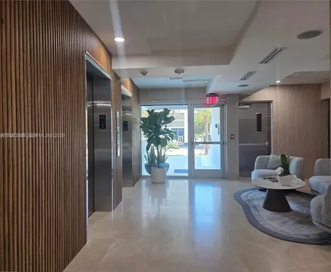 5880 Collins Avenue Miami Beach FL 33140