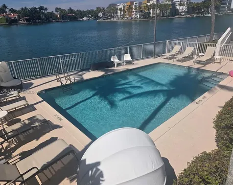 5880 Collins Avenue Miami Beach FL 33140