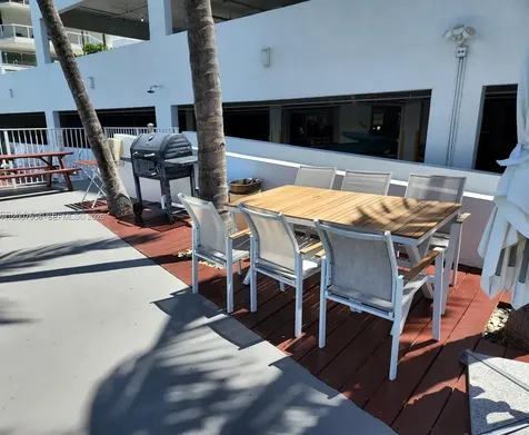 5880 Collins Avenue Miami Beach FL 33140