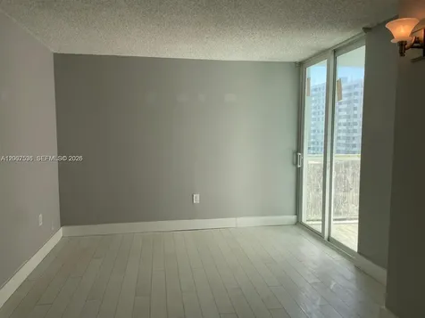 5880 Collins Avenue Miami Beach FL 33140