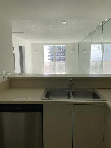5880 Collins Avenue Miami Beach FL 33140
