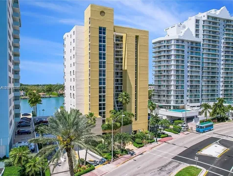 5880 Collins Avenue Miami Beach FL 33140