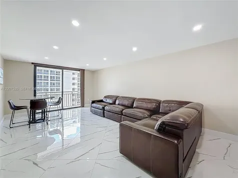 3100 NE 48th Street Fort Lauderdale FL 33308