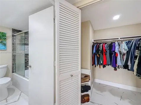 3100 NE 48th Street Fort Lauderdale FL 33308