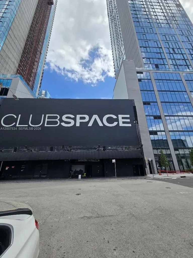 20 NE 11th Street Miami FL 33132