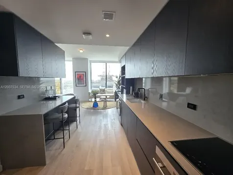 20 NE 11th Street Miami FL 33132