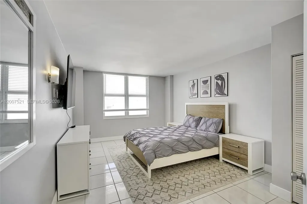 3725 S Ocean Drive Hollywood FL 33019