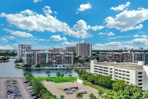 3725 S Ocean Drive Hollywood FL 33019