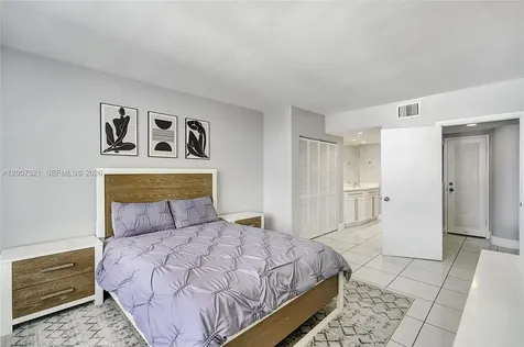 3725 S Ocean Drive Hollywood FL 33019