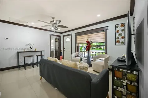 6870 Thomas Street Hollywood FL 33024