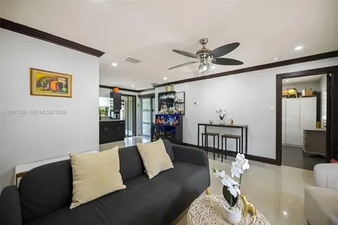 6870 Thomas Street Hollywood FL 33024