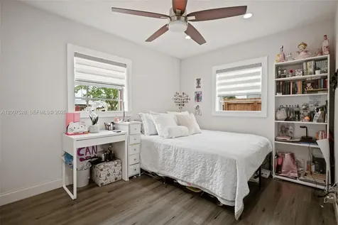6870 Thomas Street Hollywood FL 33024