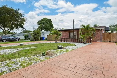 6870 Thomas Street Hollywood FL 33024