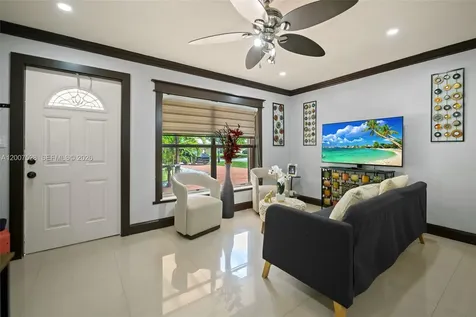6870 Thomas Street Hollywood FL 33024