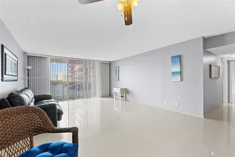 3800 S Ocean Drive Hollywood FL 33019