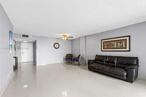 3800 S Ocean Drive Hollywood FL 33019