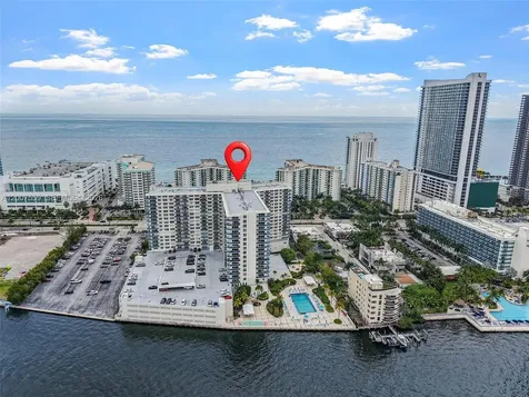 3800 S Ocean Drive Hollywood FL 33019