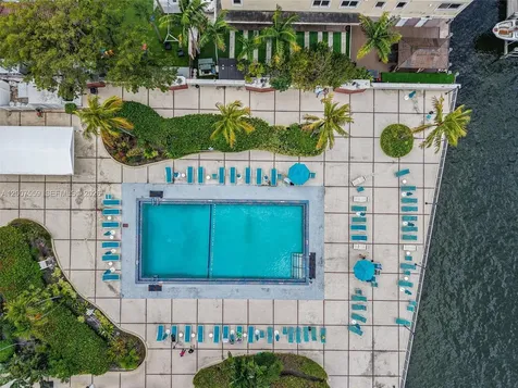 3800 S Ocean Drive Hollywood FL 33019