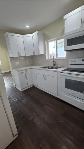 4795 E 8th Court Hialeah FL 33013