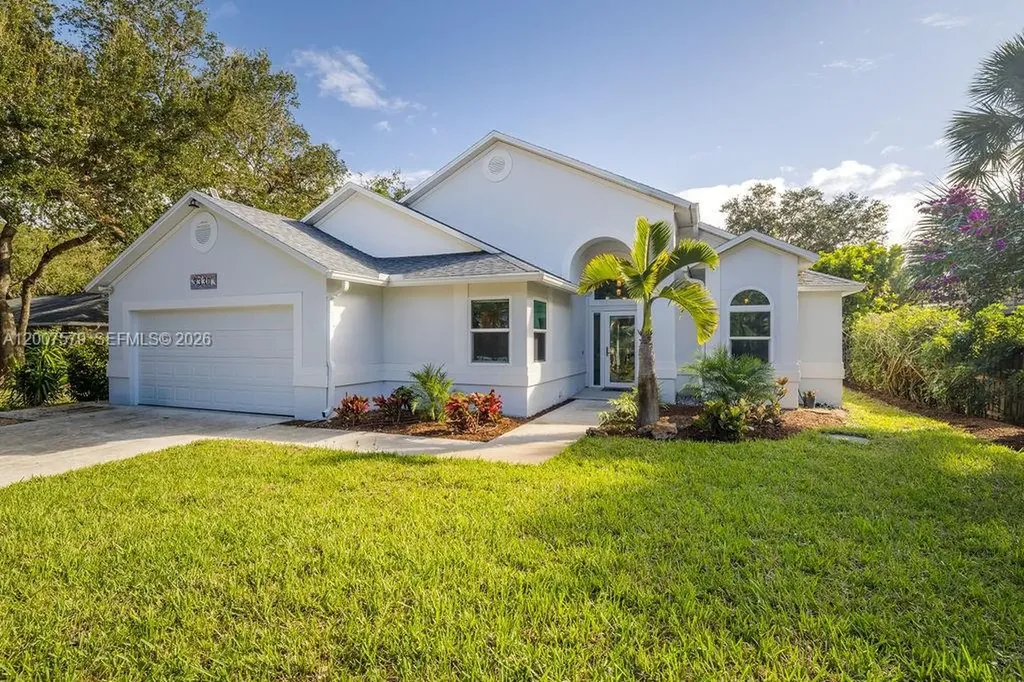 9330 Seagrape Drive Vero Beach FL 32963