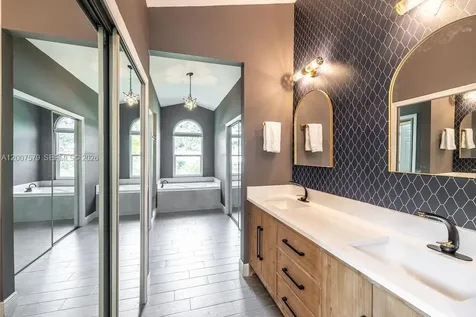 9330 Seagrape Drive Vero Beach FL 32963